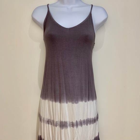 Heart Hips Dresses & Skirts - Gray tie dye cami dress